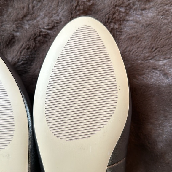 NWOB TALBOTS Ryan Quilted Metallic Silver Leather Flats Sz 6 - Picture 9 of 12